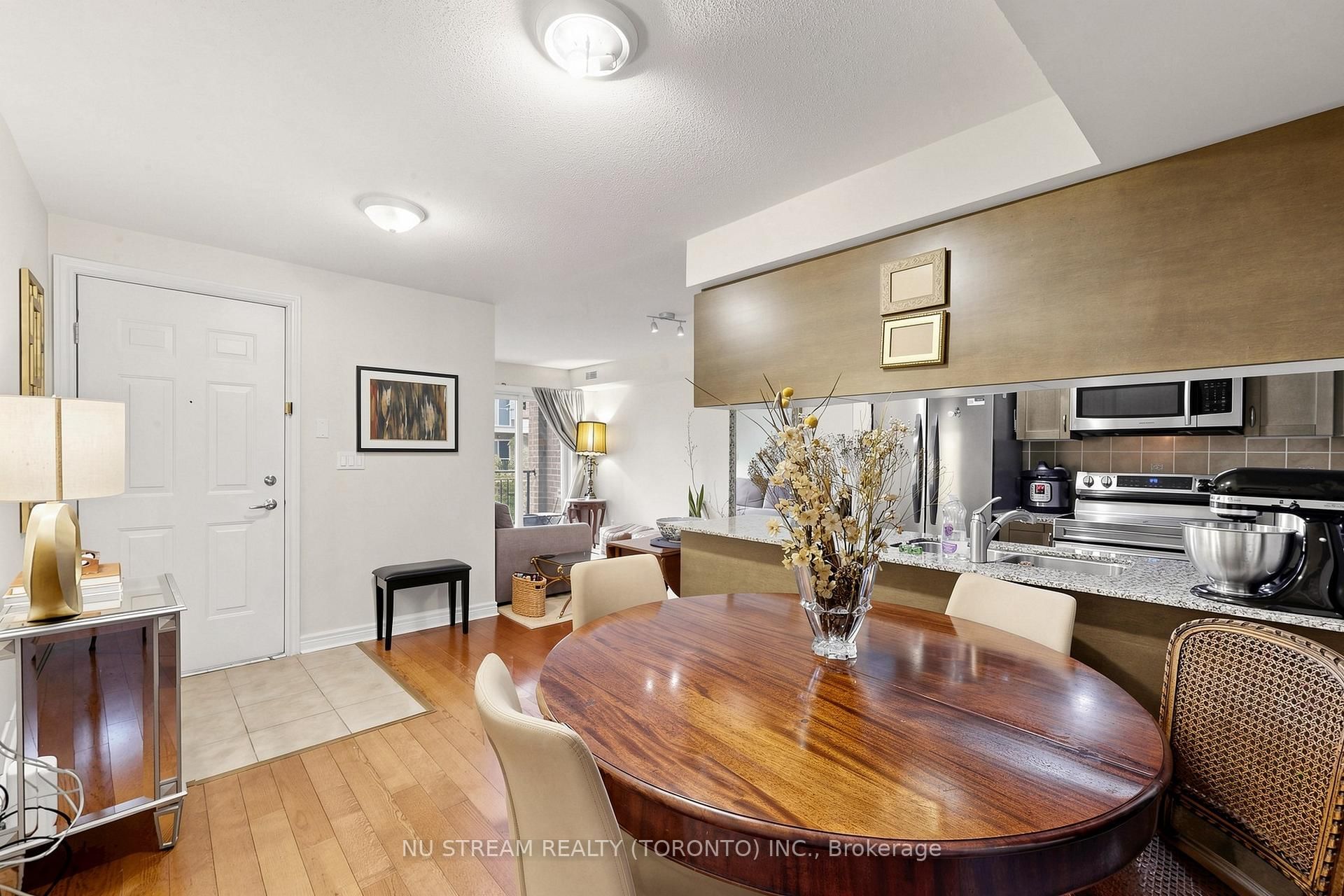 10 Brian Peck Crescent, Unit 201