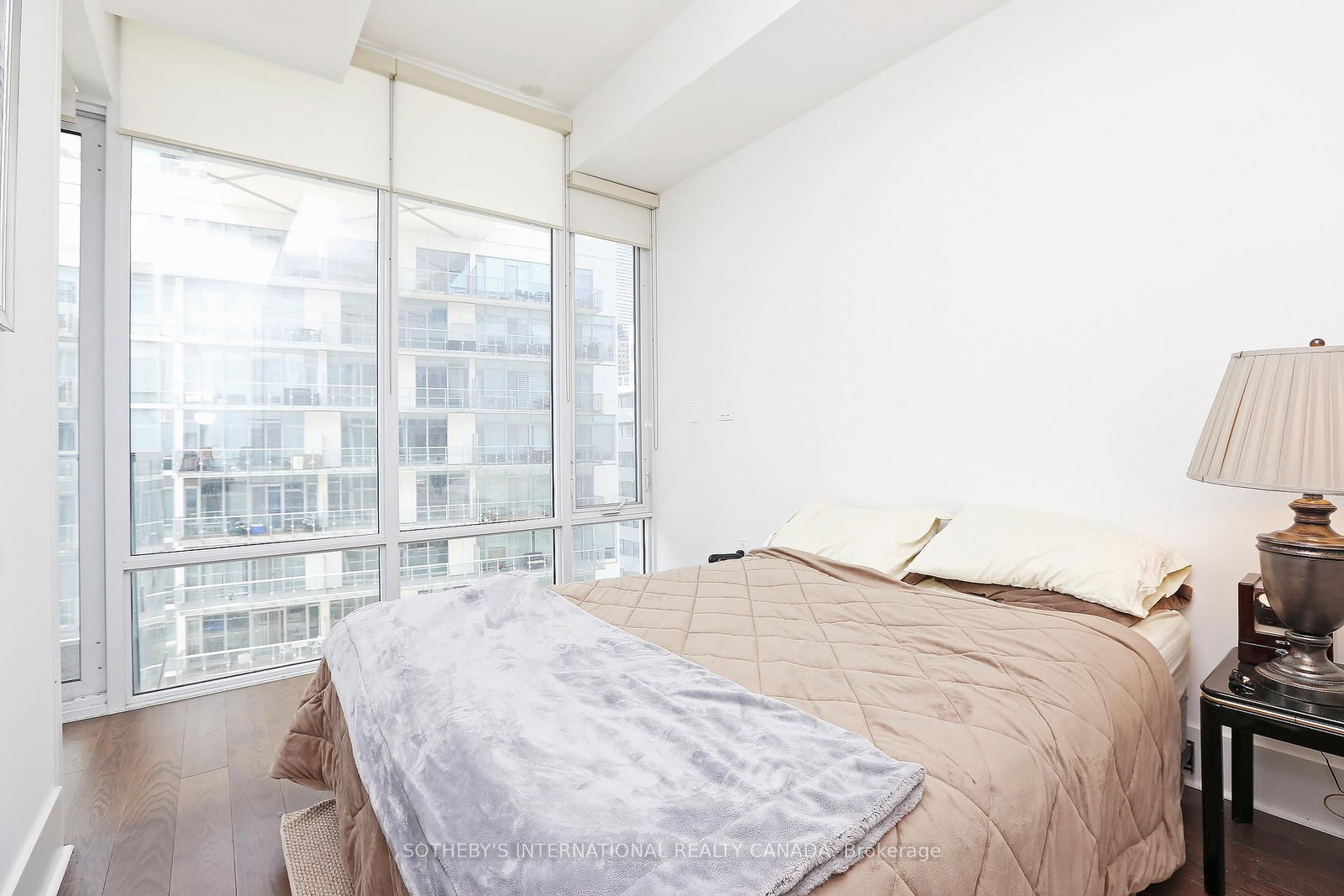 Condo for lease at 811-29 Queens Quay, Toronto, Ontario, M5E 0A4 - Waterfront Communities C8 - MLS: C13463532