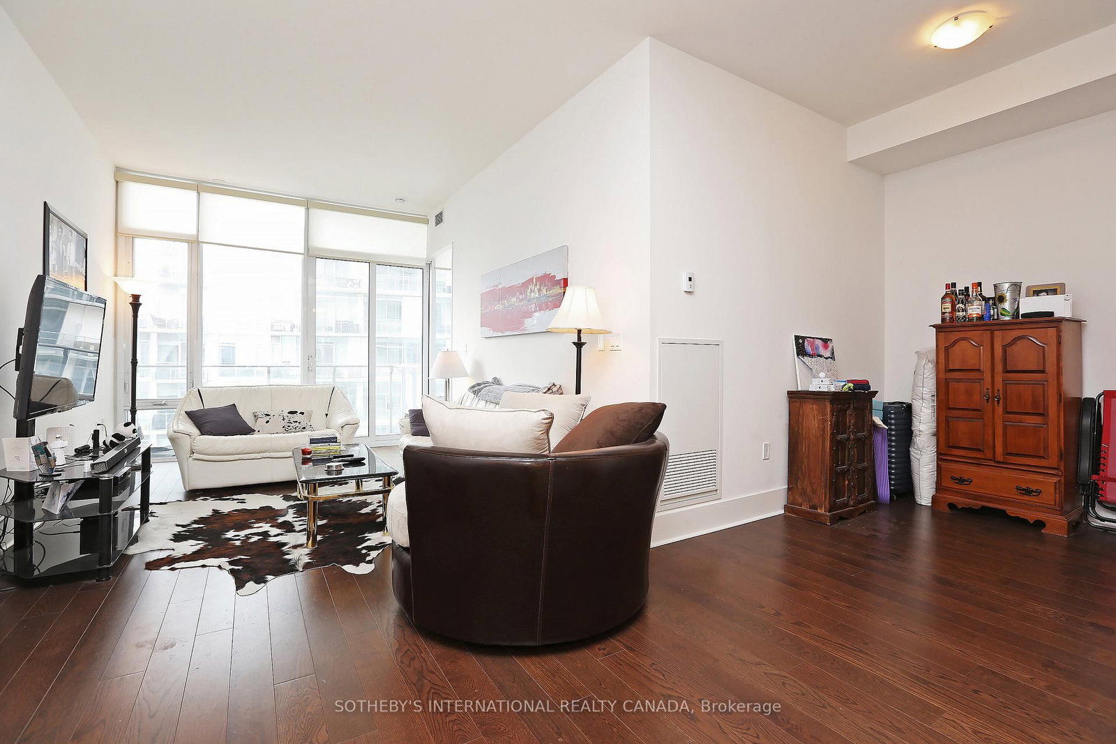 Condo for lease at 811-29 Queens Quay, Toronto, Ontario, M5E 0A4 - Waterfront Communities C8 - MLS: C13463532