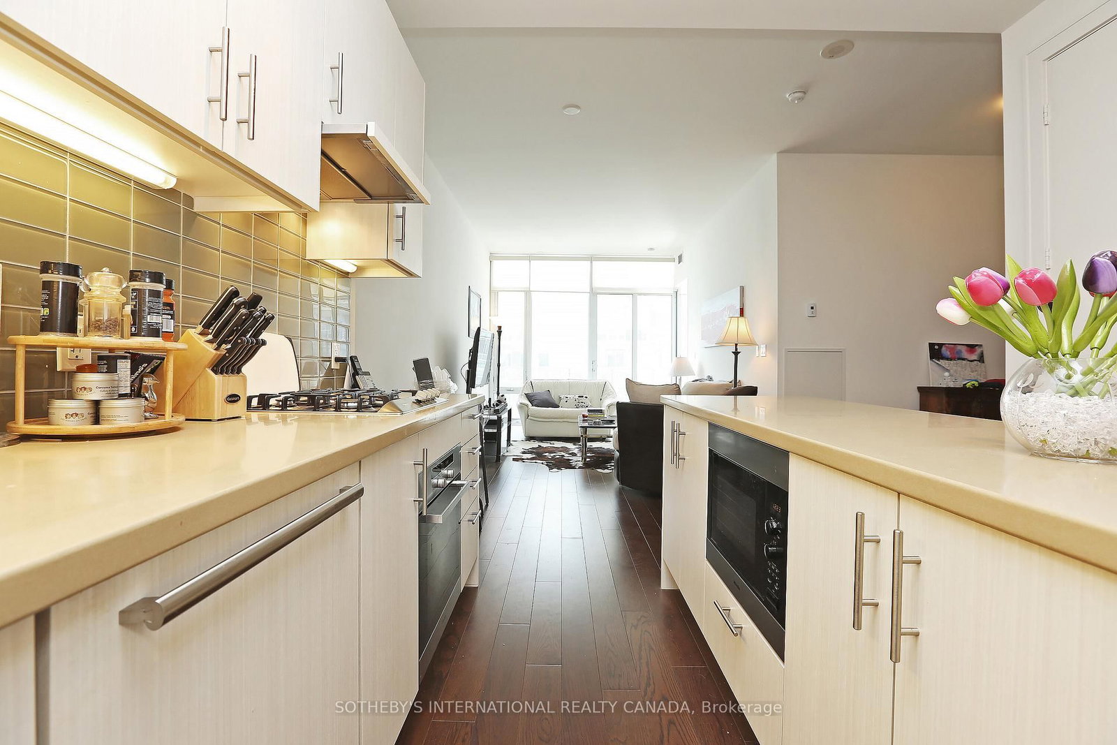 Condo for lease at 811-29 Queens Quay, Toronto, Ontario, M5E 0A4 - Waterfront Communities C8 - MLS: C13463532