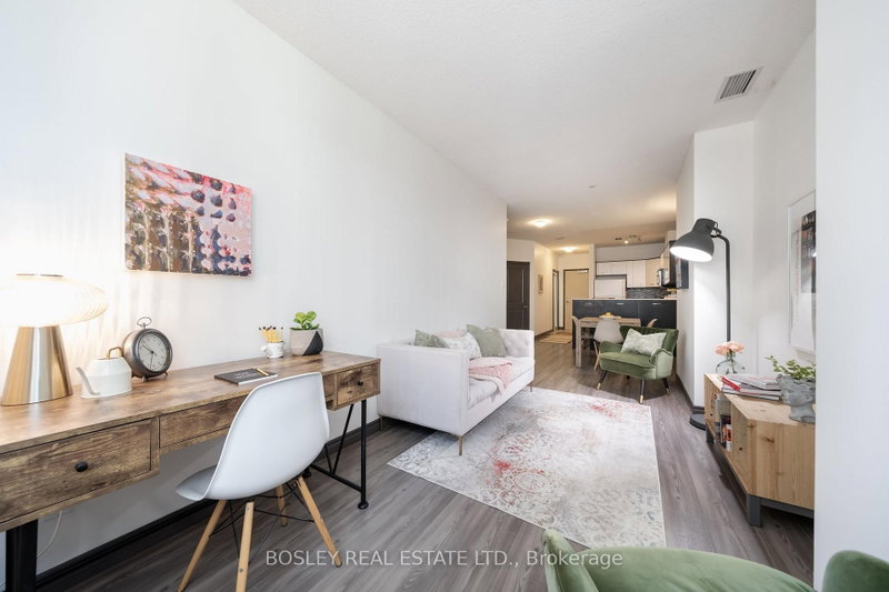 604 - 393 King Street W