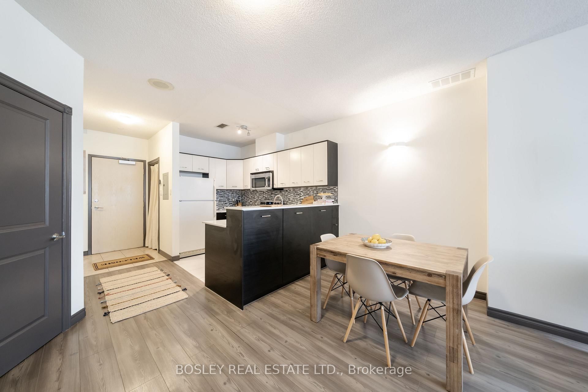 393 King Street W, Unit 604
