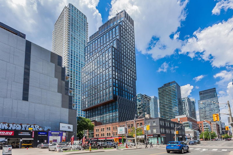 home for lease on 909-100 Queen Street