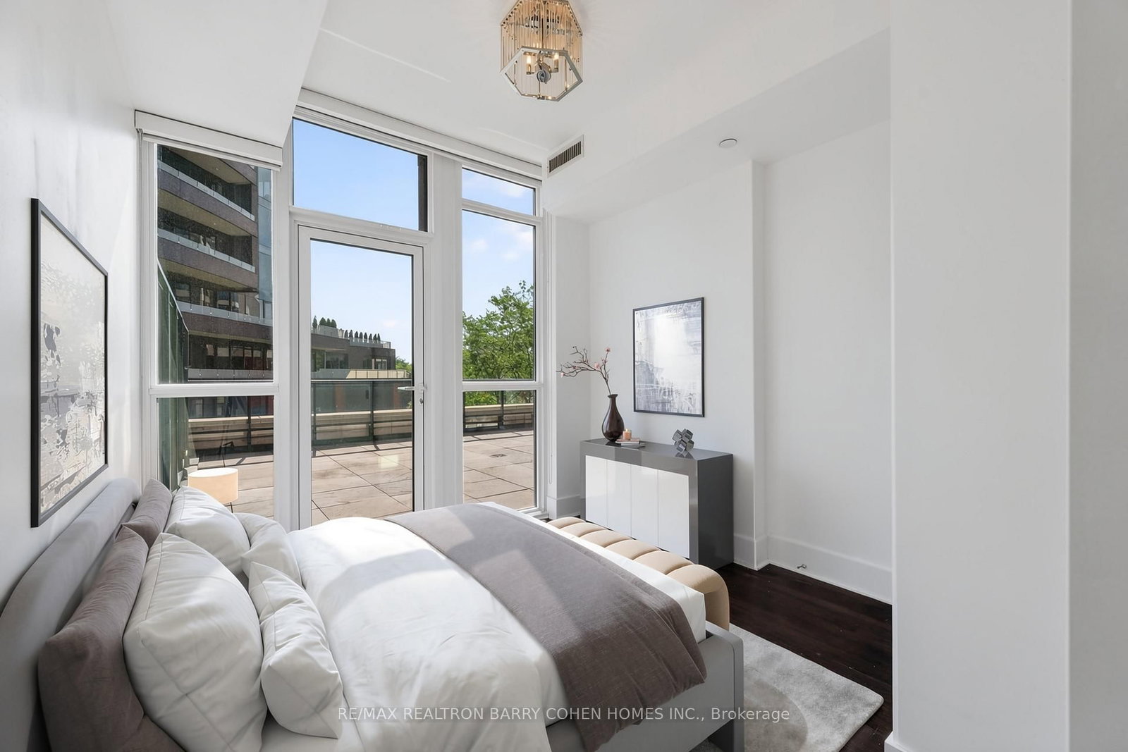 32 Davenport Road • #303 • Toronto, ON photo 13