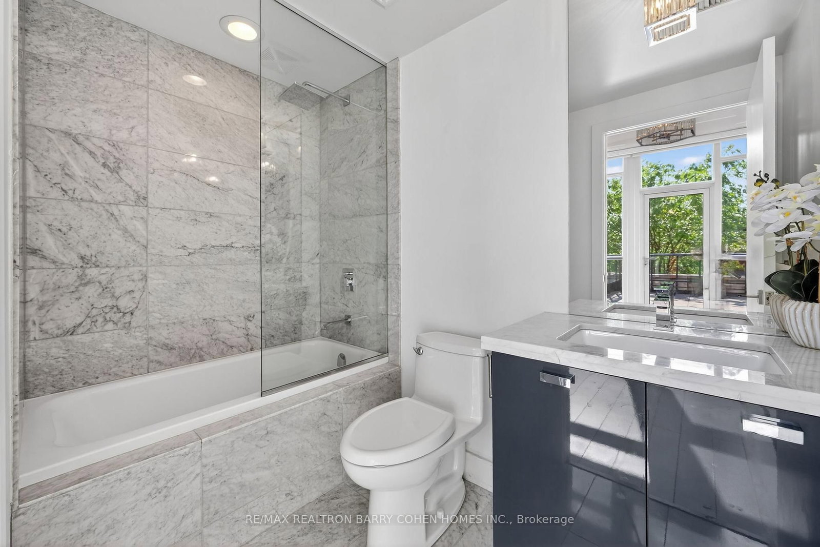 32 Davenport Road • #303 • Toronto, ON photo 15