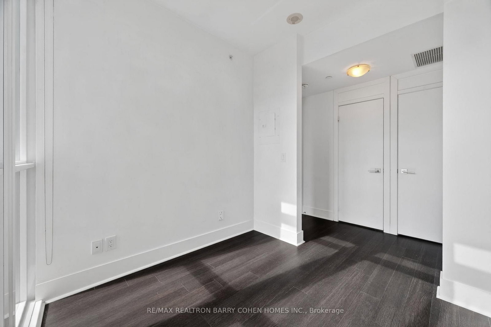 32 Davenport Road • #303 • Toronto, ON photo 18