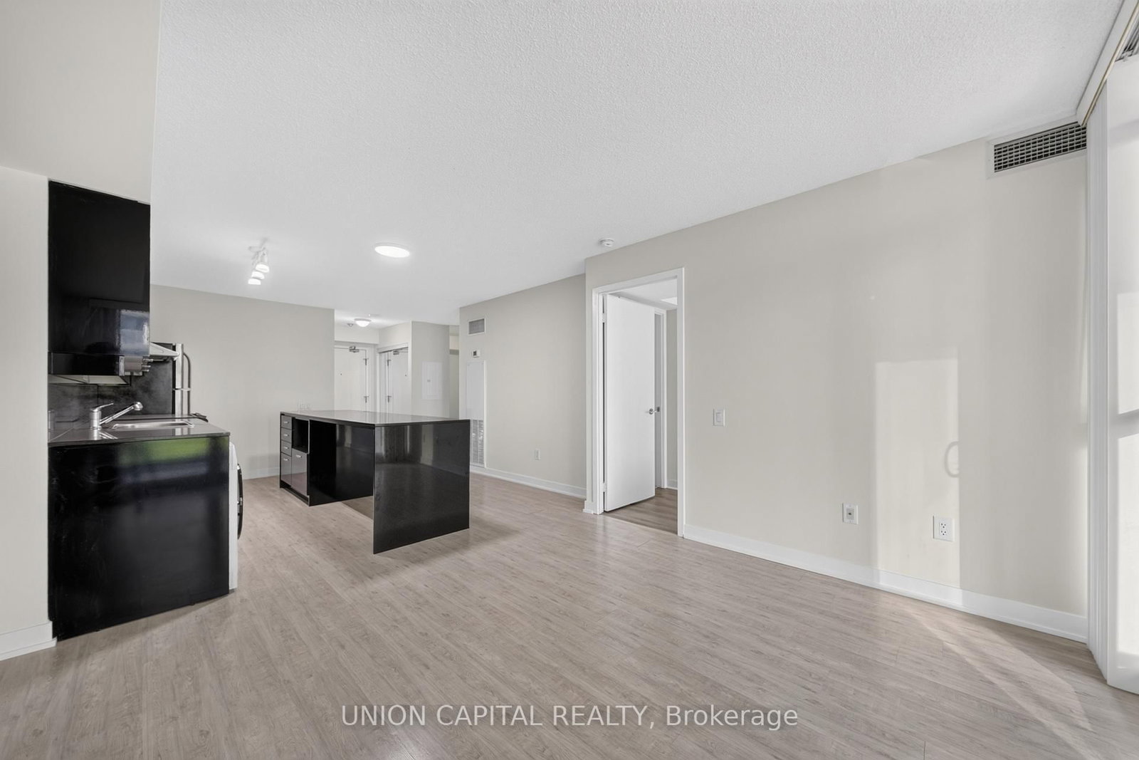 15 Singer Court • #315 • Toronto, ON photo 26