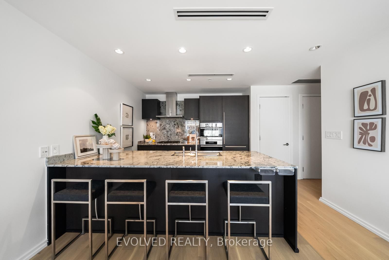 180 University Avenue, Unit 3304