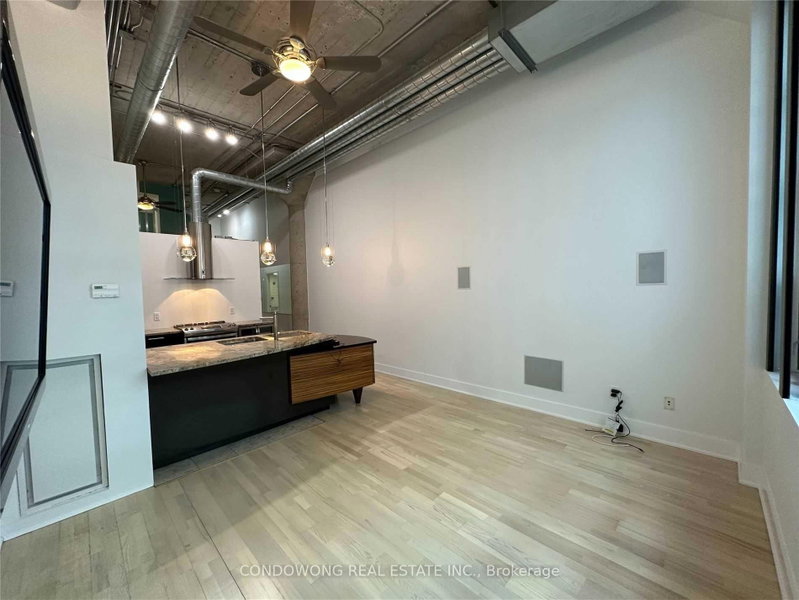 331 - 637 Lake Shore Boulevard W