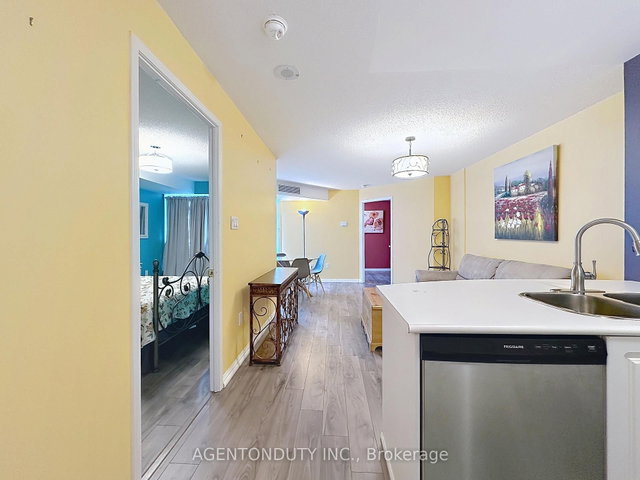 613 - 109 Front Street E