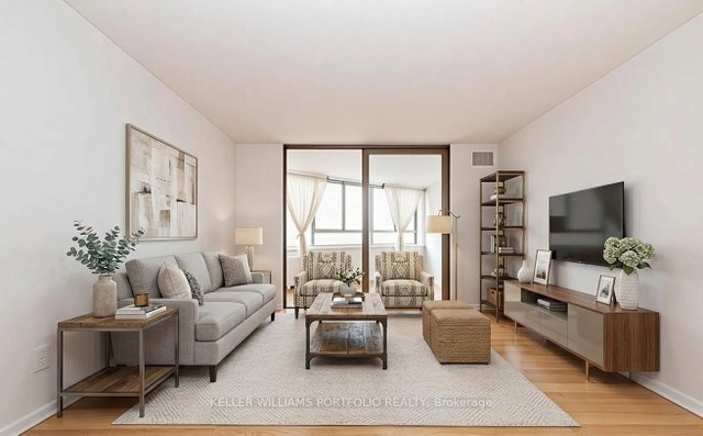#1107 - 270 Queens Quay W