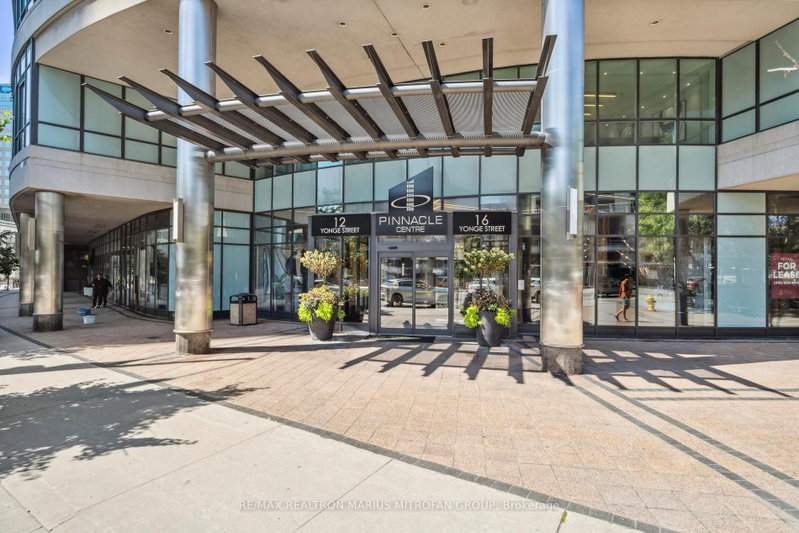 3808 - 16 Yonge Street