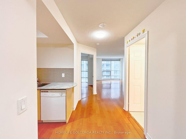 2606 - 763 Bay Street