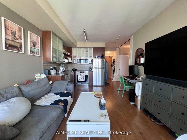 2505 - 33 Lombard Street