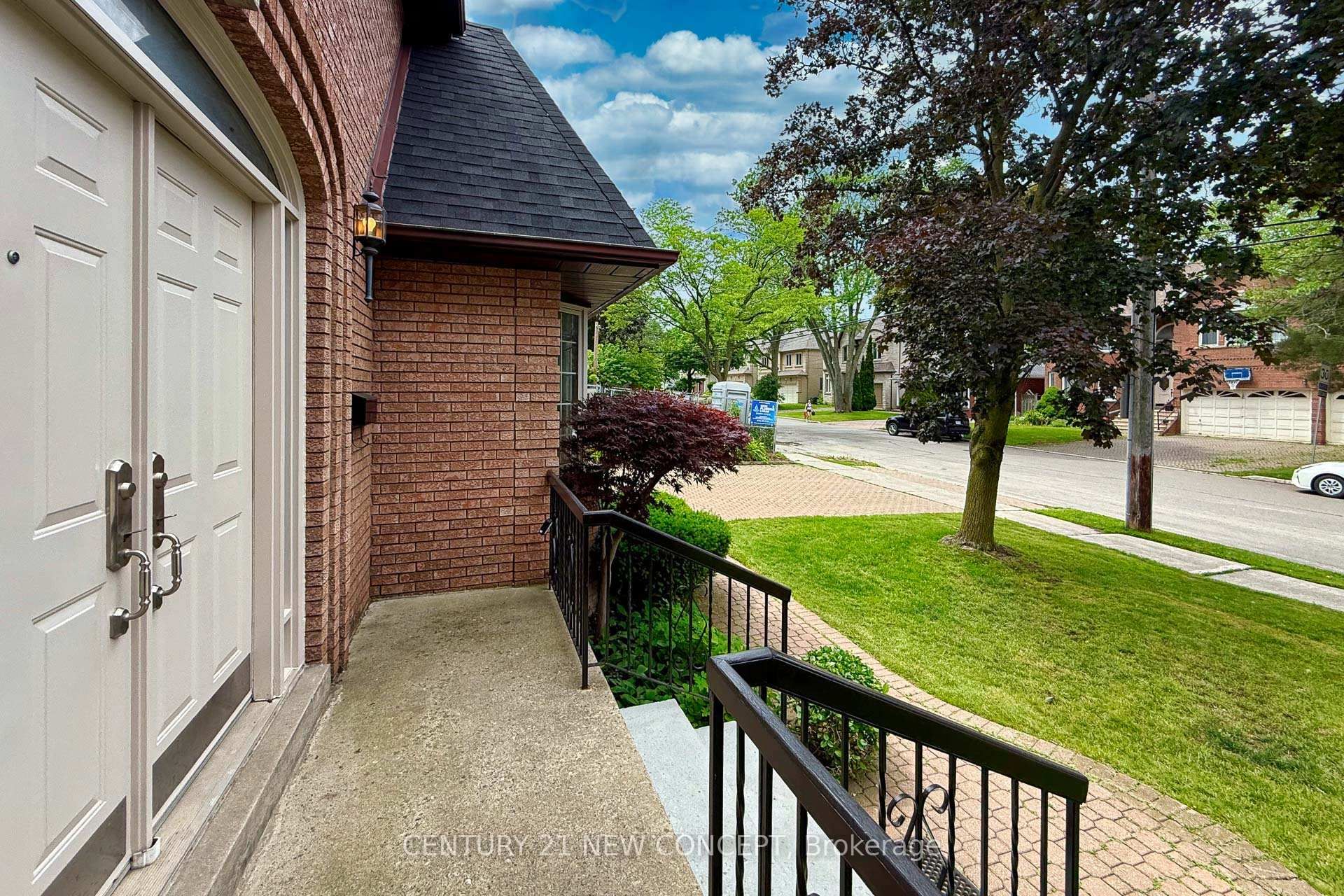 S 351 Byng Avenue