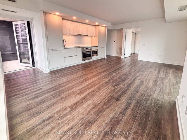 1402 - 609 Sherbourne Street
