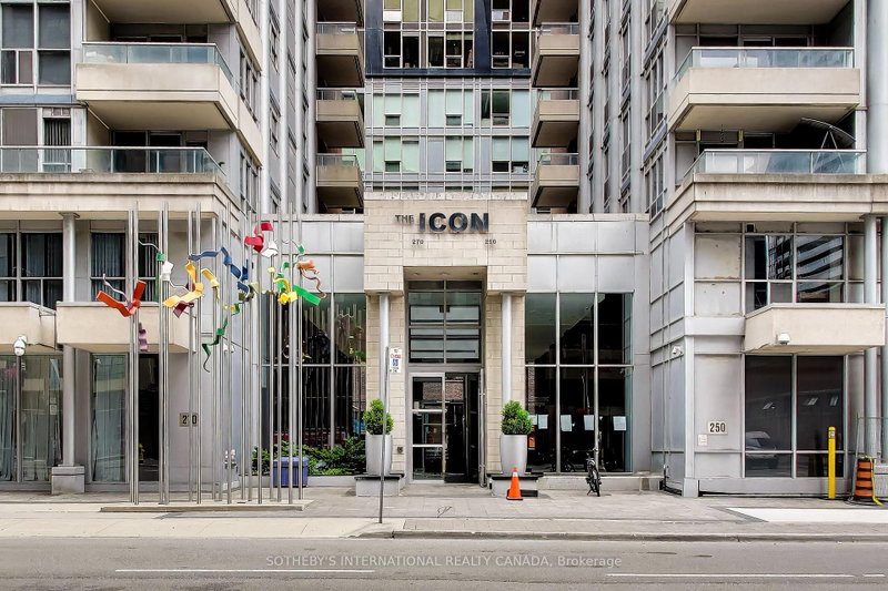 1005 - 270 Wellington Street W