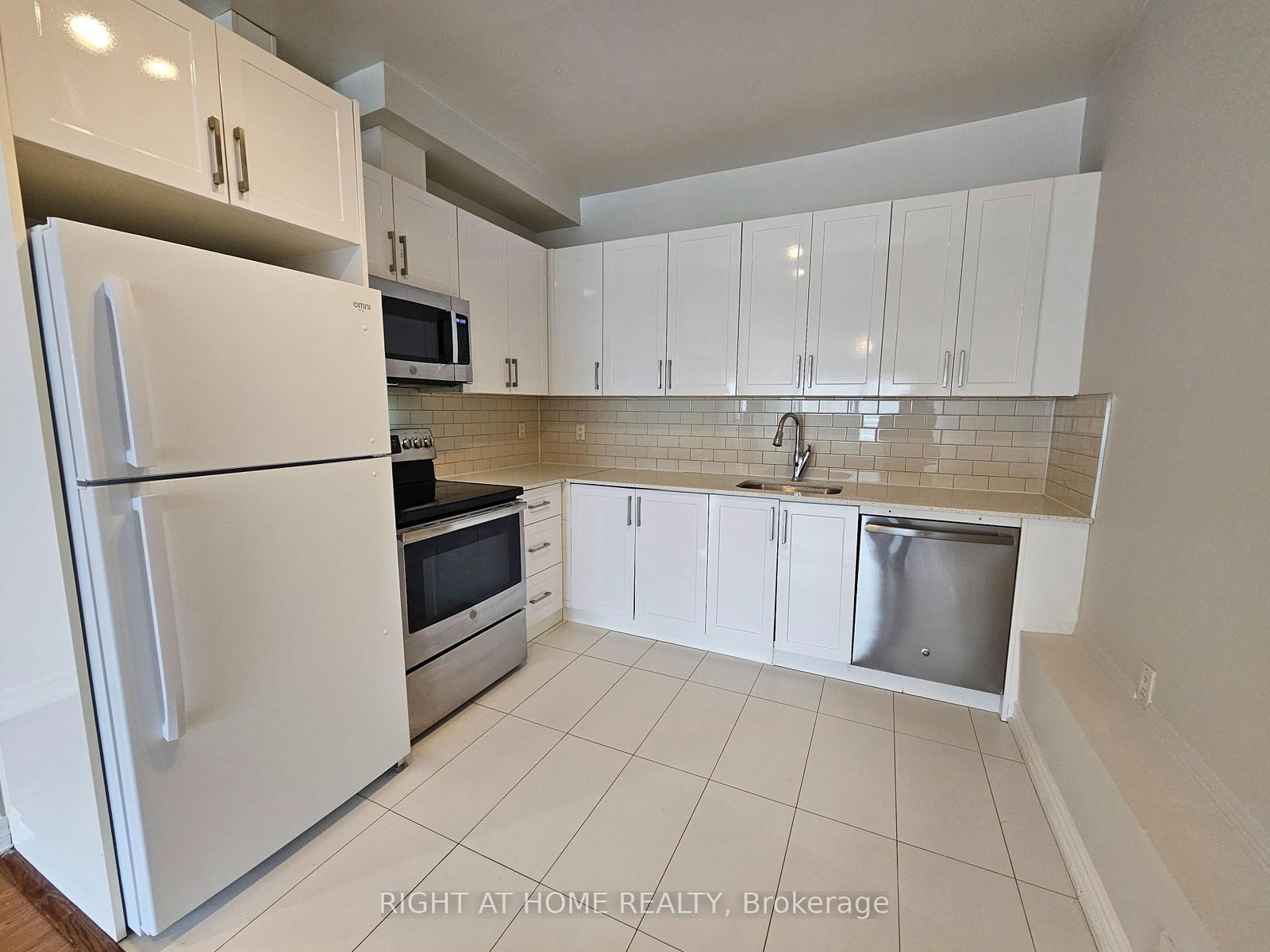 201-1801 Eglinton Avenue, Toronto, ON