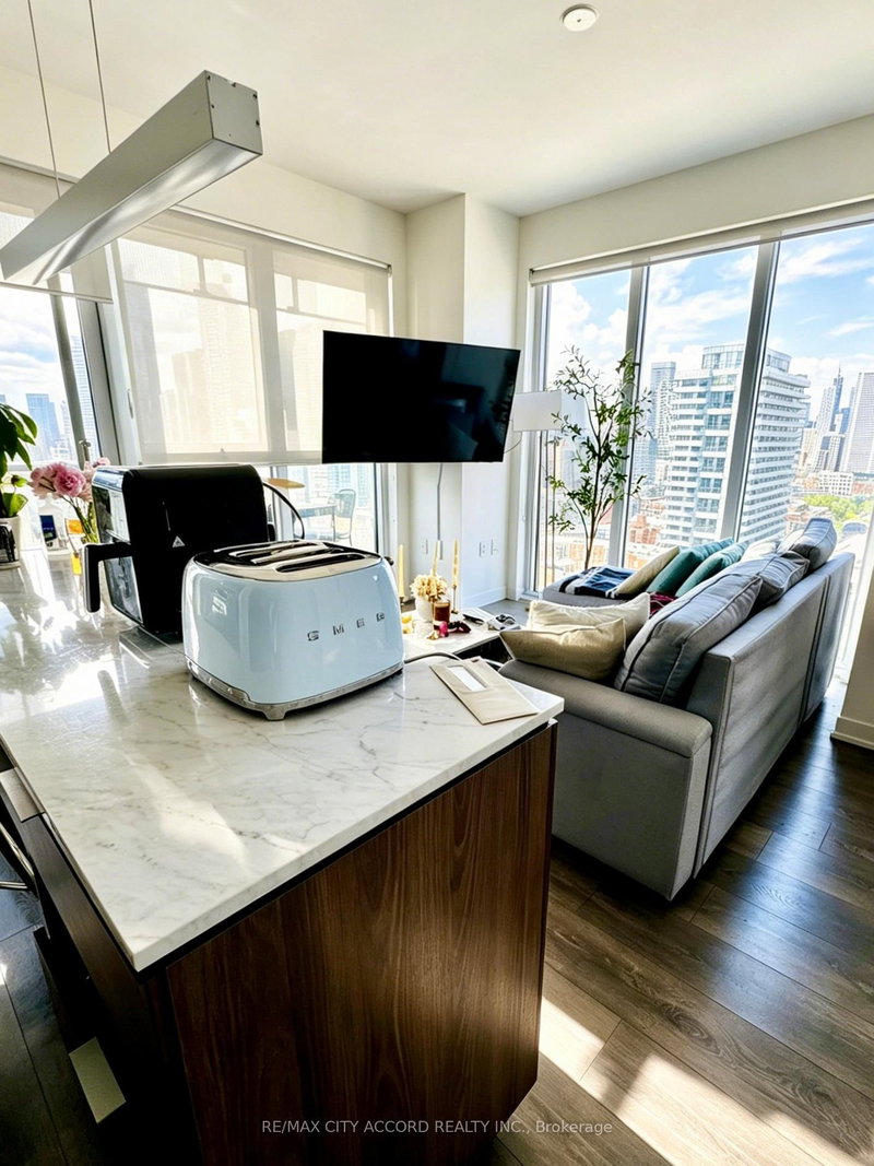 home for lease on 2510-15 Lower Jarvis Street