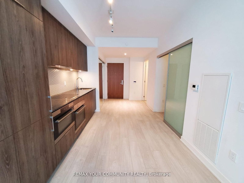 408 - 15 Queens Quay E