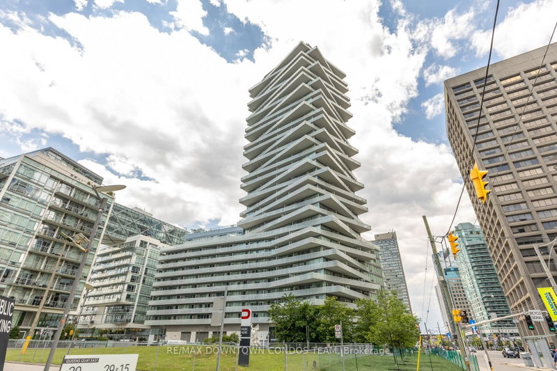 1410 - 15 Queens Quay E