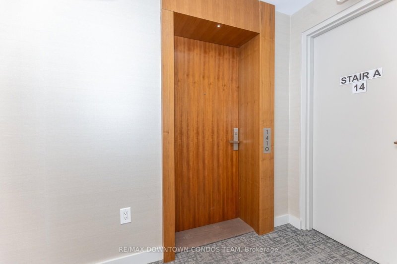 1410 - 15 Queens Quay E