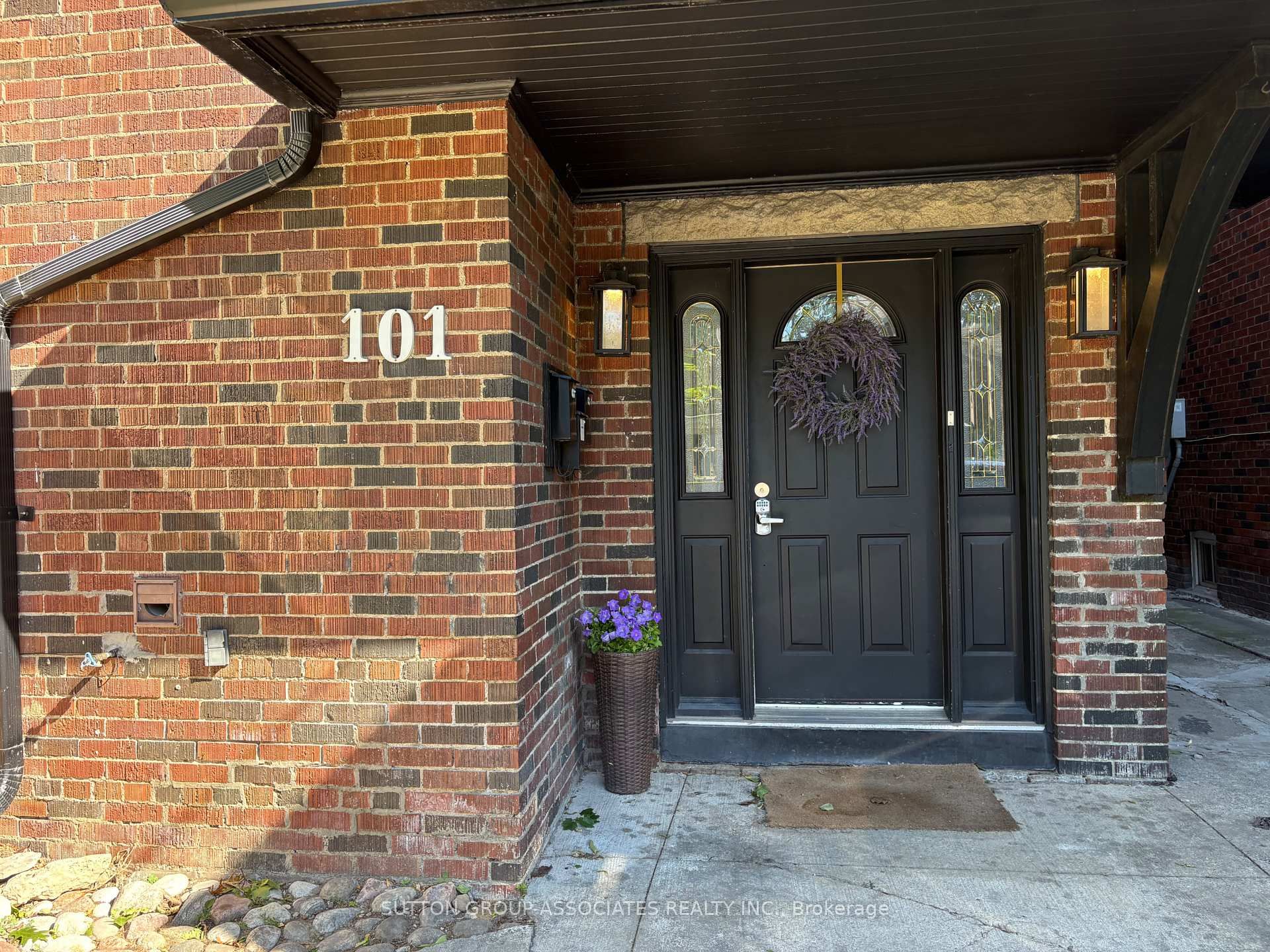 101 Burnside Drive, Unit Main
