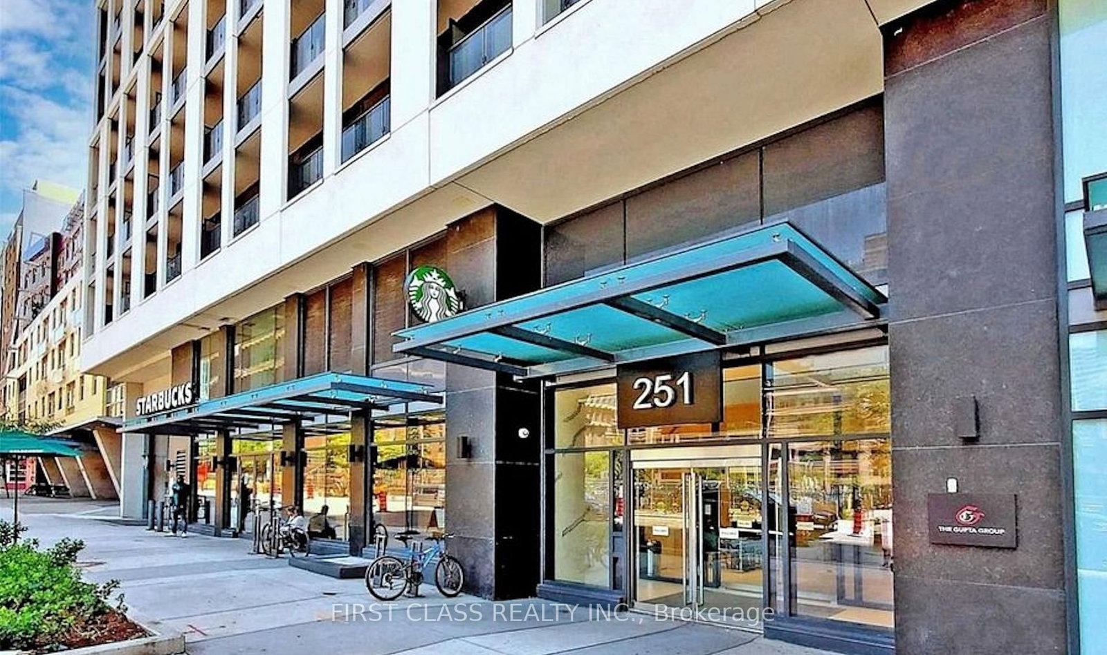 251 Jarvis Street • #826 • Toronto, ON photo 2