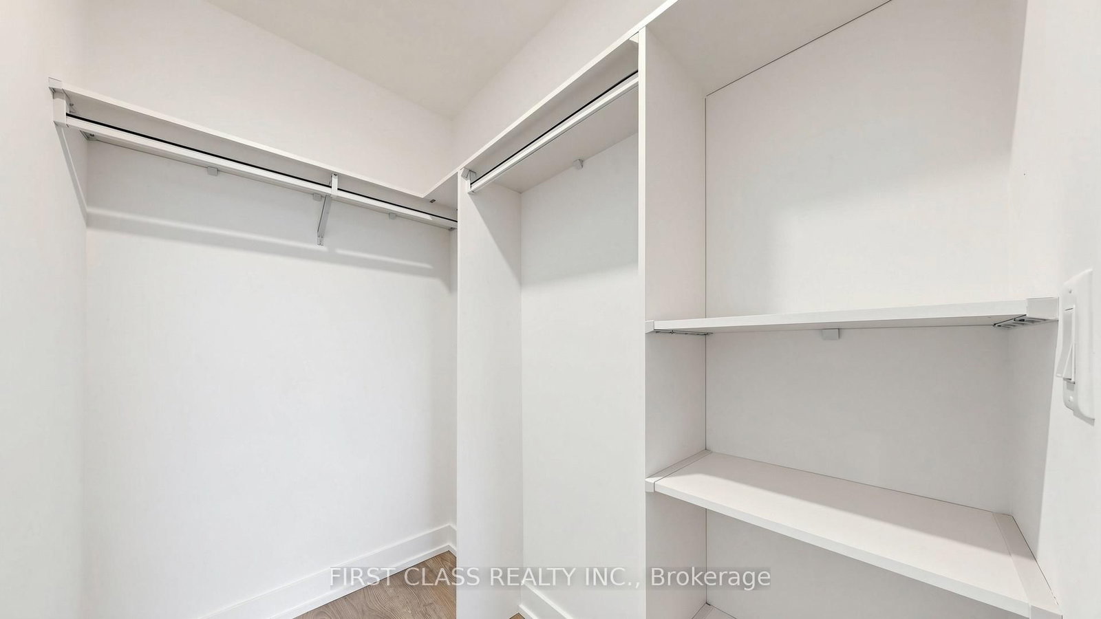 25 Adra Grado Way • #710 • Toronto, ON photo 19