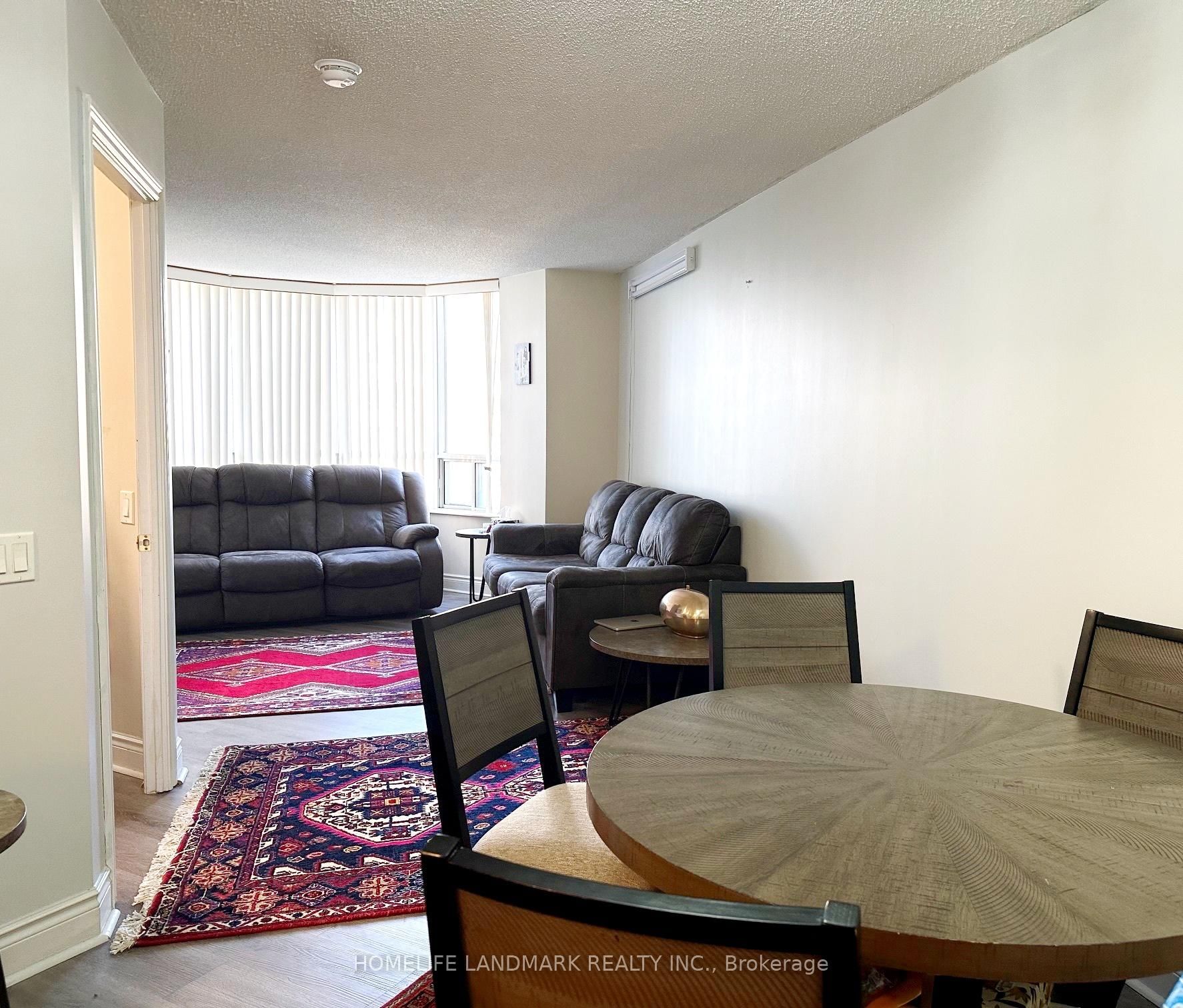 15 Northtown Way, Unit 822