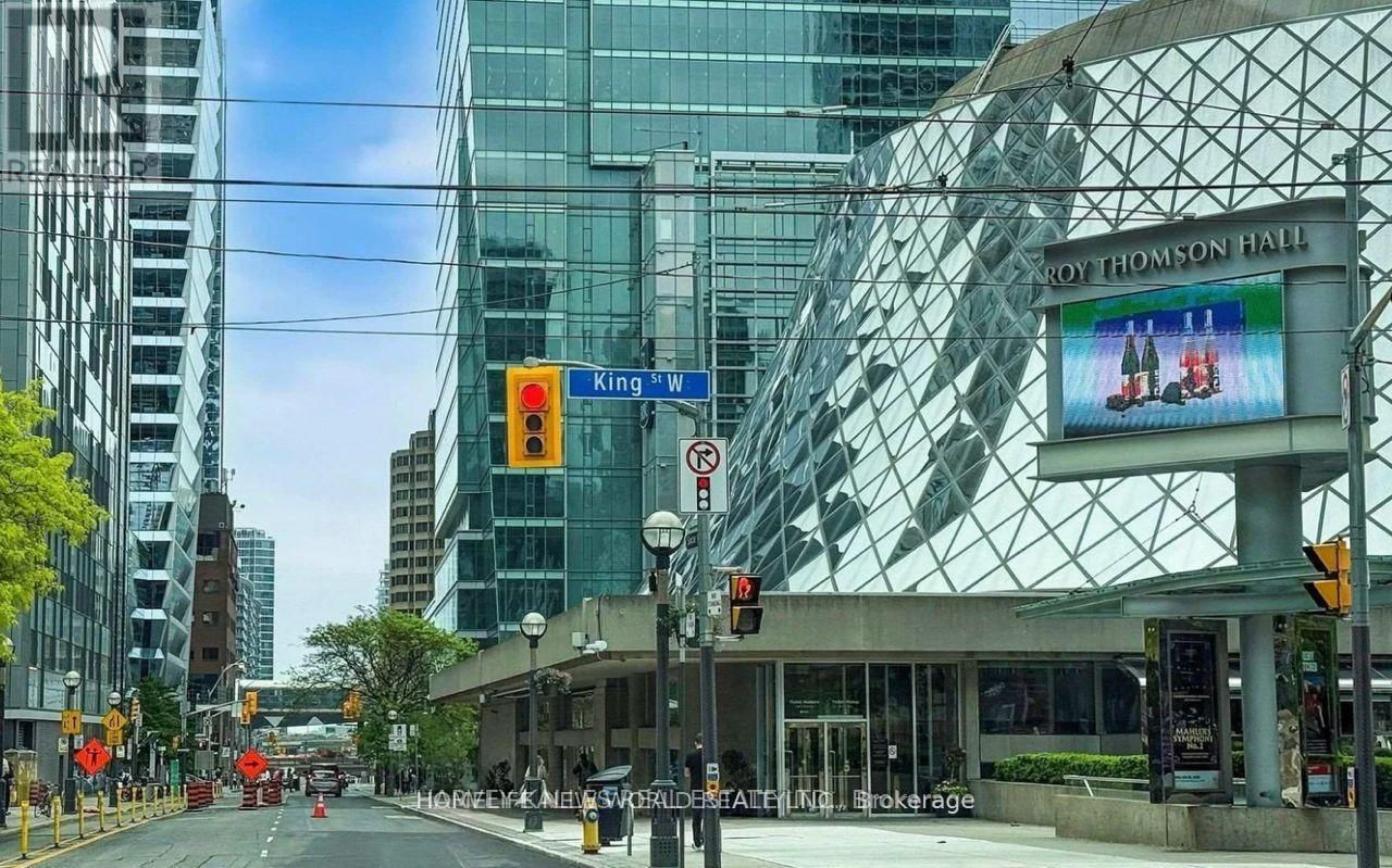 224 King Street W • #2703 • Toronto, ON photo 19