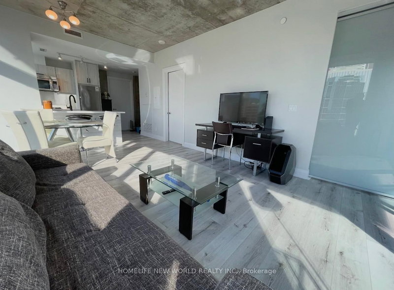 2703 - 224 King Street W