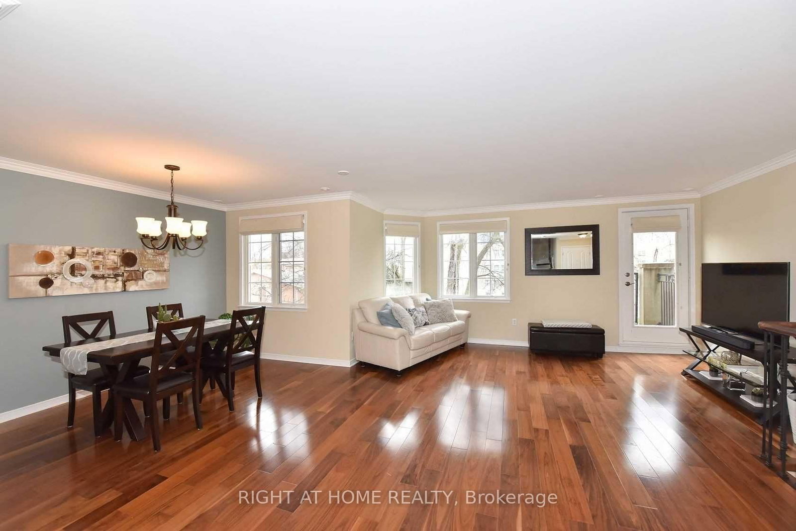 C22-108 Finch Avenue, Toronto, ON, photo 2