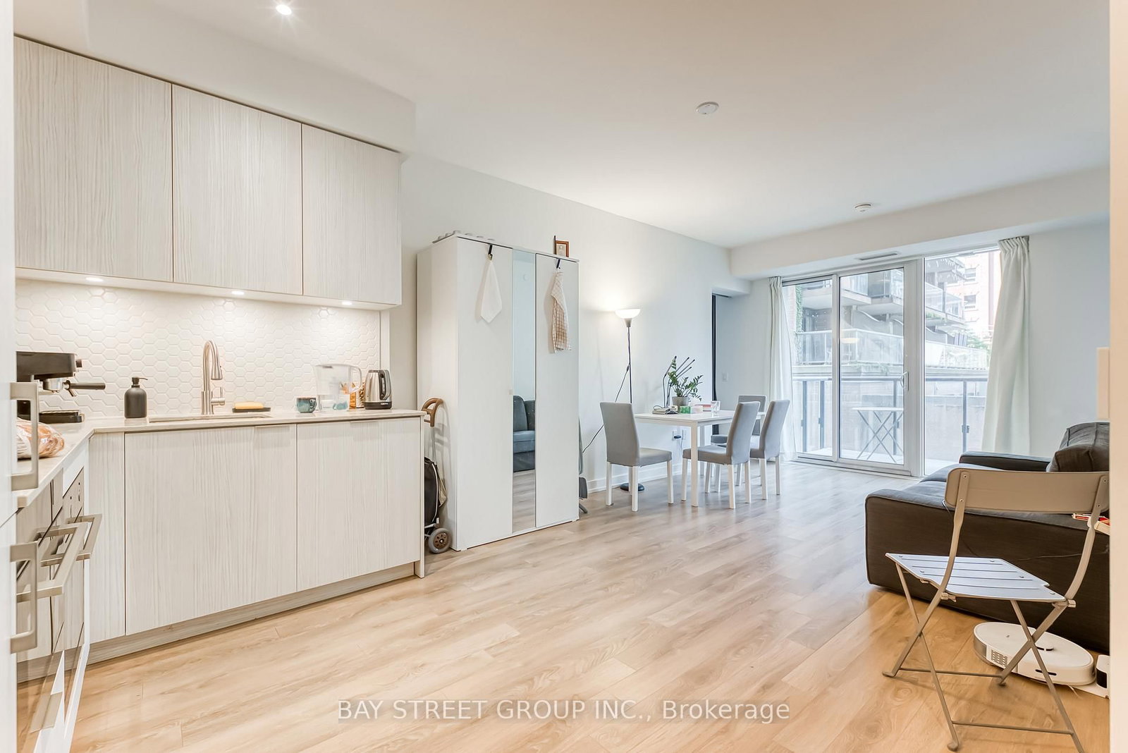 158 E FRONT Street • #210 • Toronto, ON photo 5