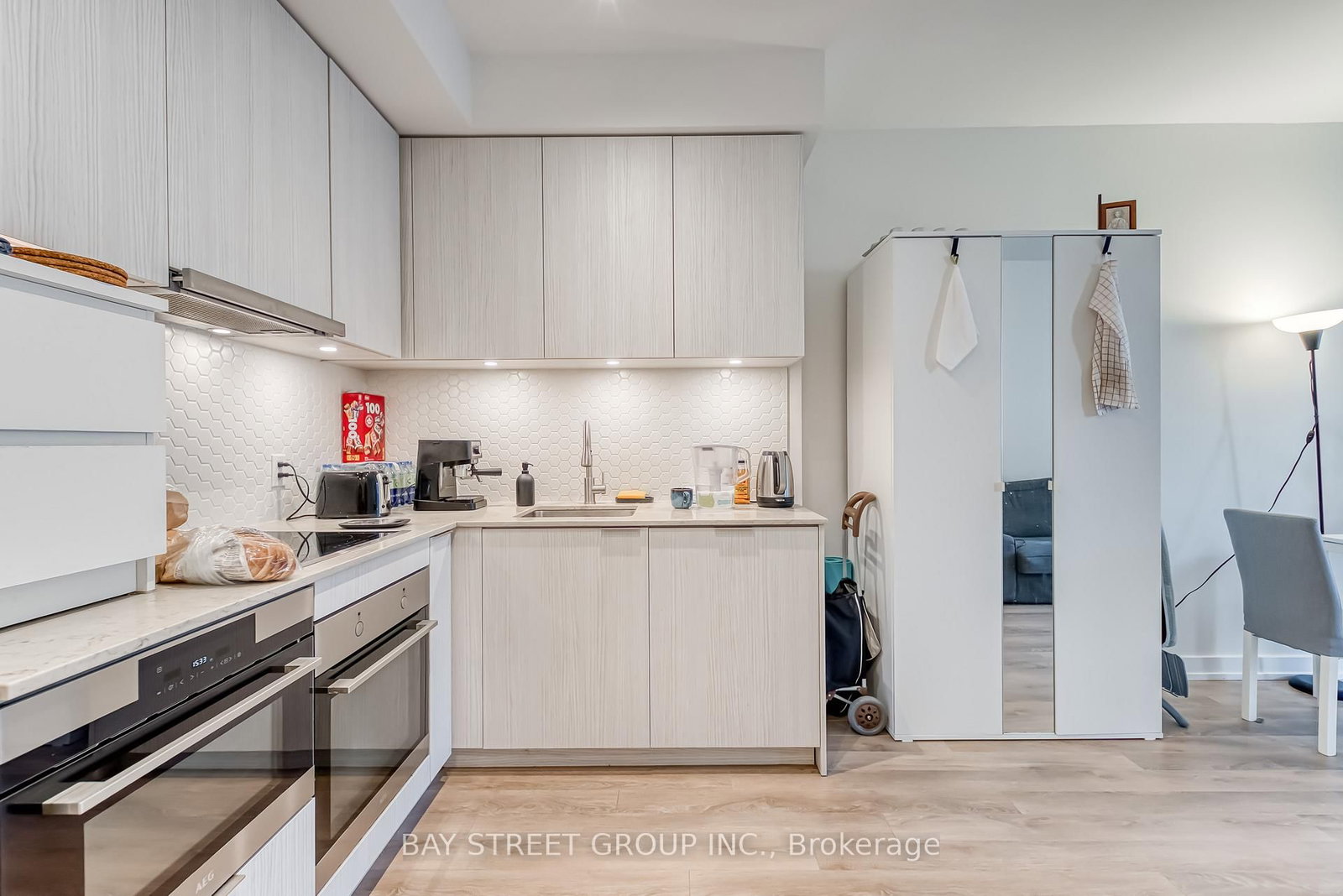 158 E FRONT Street • #210 • Toronto, ON photo 6