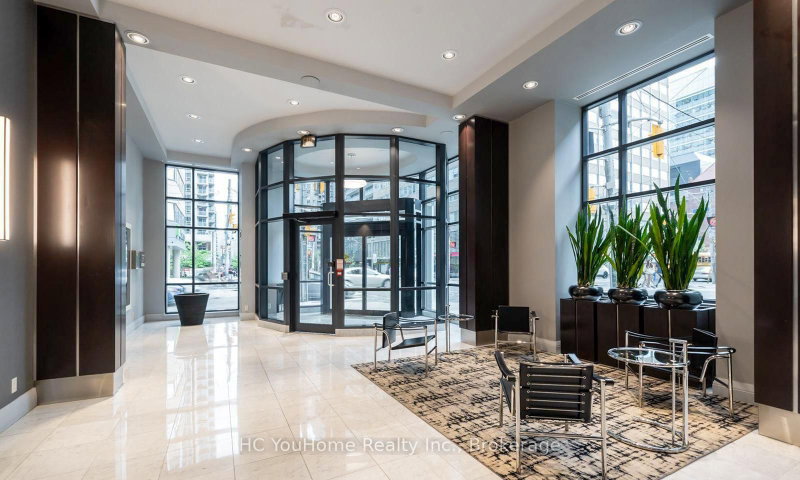 607 - 801 Bay Street