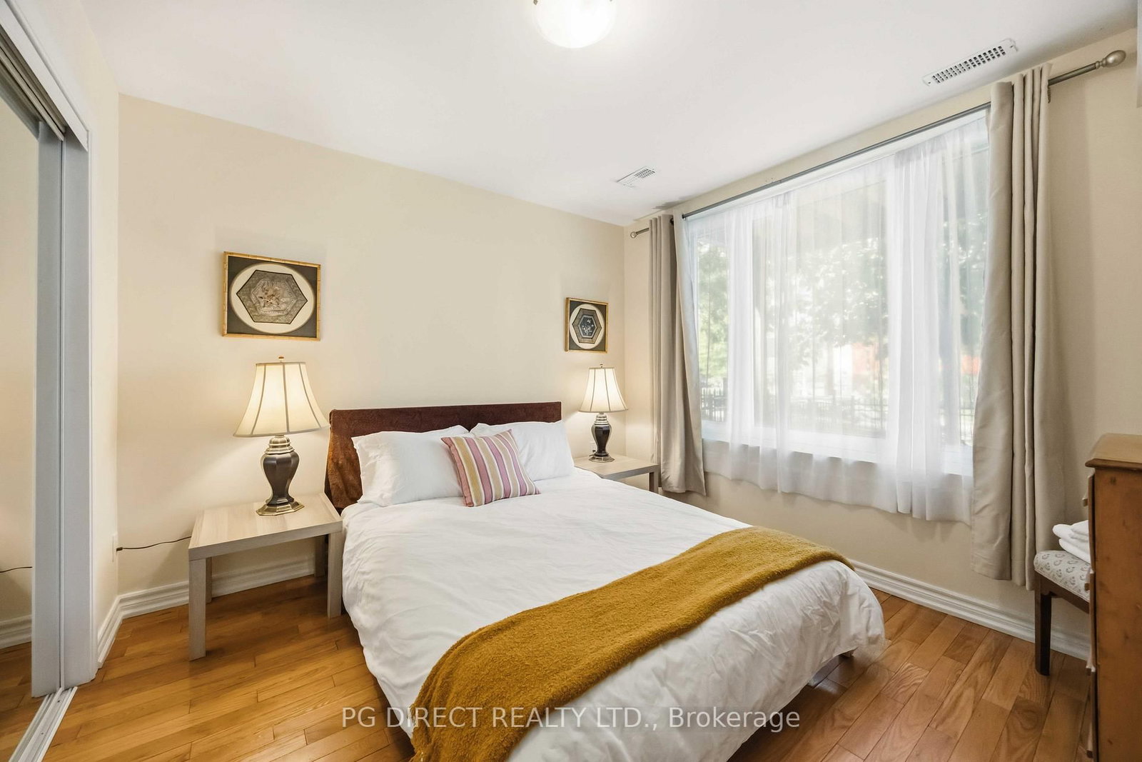 486 Montrose Avenue • Toronto, ON photo 12