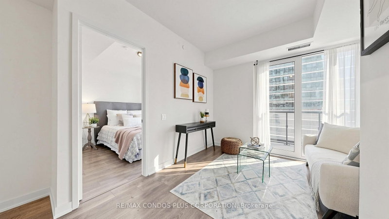 1525 - 108 Peter Street