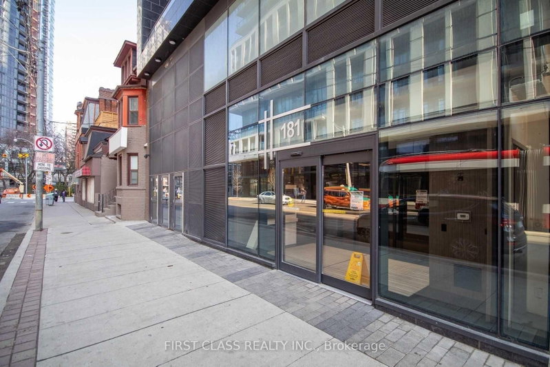 1002 - 181 Dundas Street E