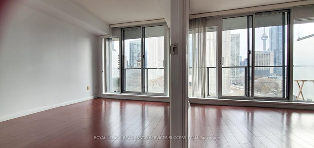 1009 - 111 Elizabeth Street