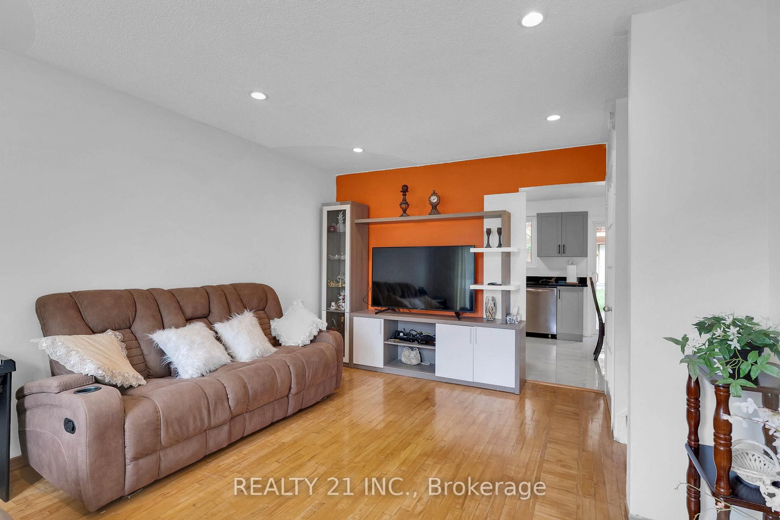 316 Hollyberry Trail • Toronto, ON photo 23