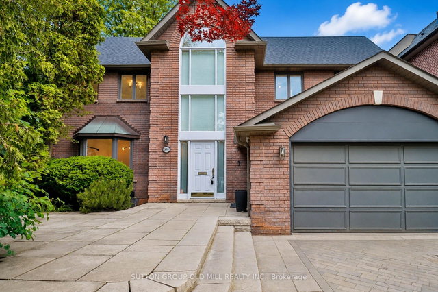 566 Castlefield Avenue