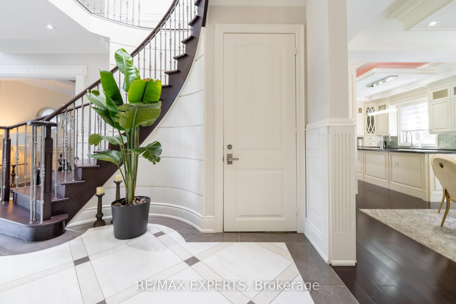 9 Calderon Crescent • Toronto, ON photo 17