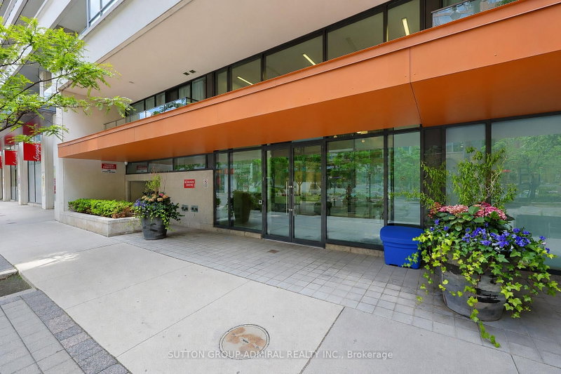 905 - 111 Elizabeth Street