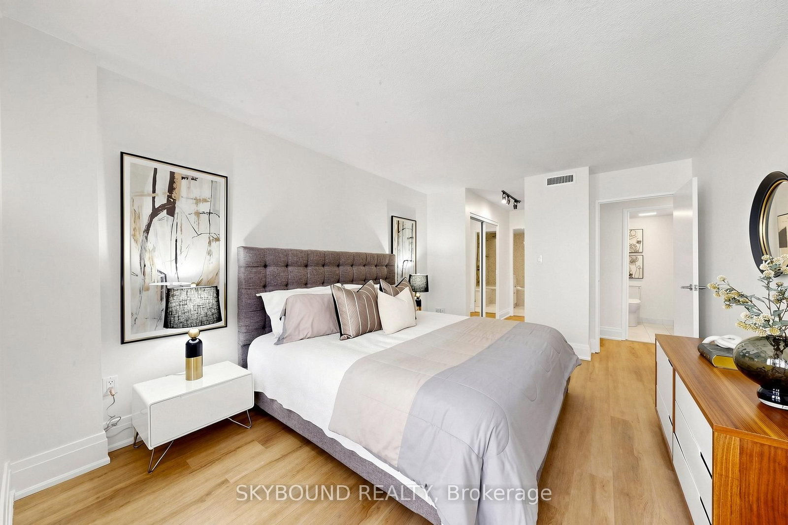135 S George Street • #401 • Toronto, ON photo 28