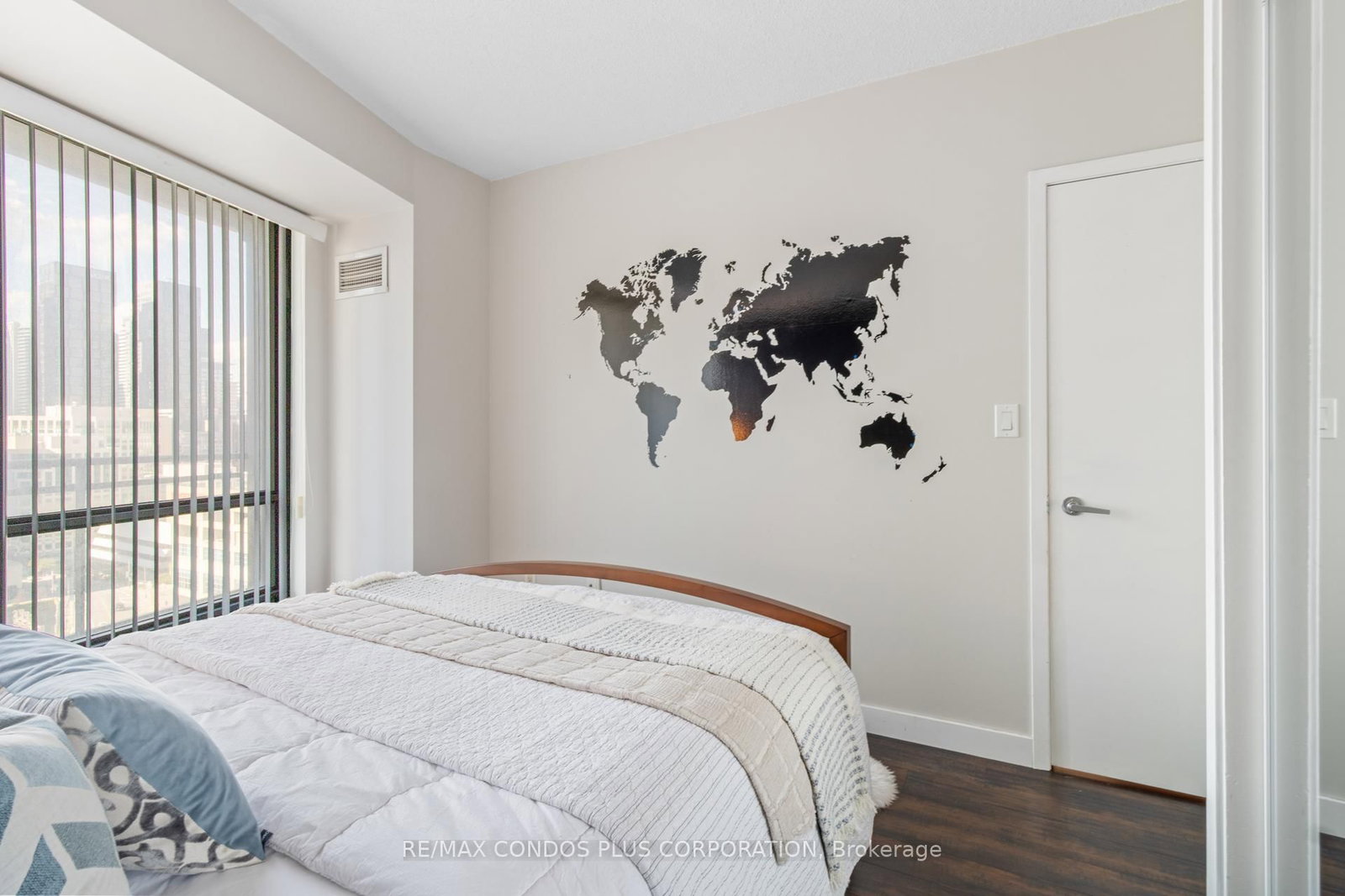 3 Navy Wharf Court • #2205 • Toronto, ON photo 32