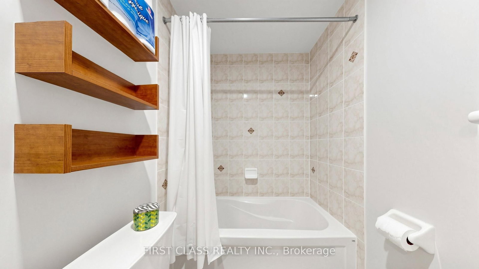 18 Holmes Avenue • #612 • Toronto, ON photo 15