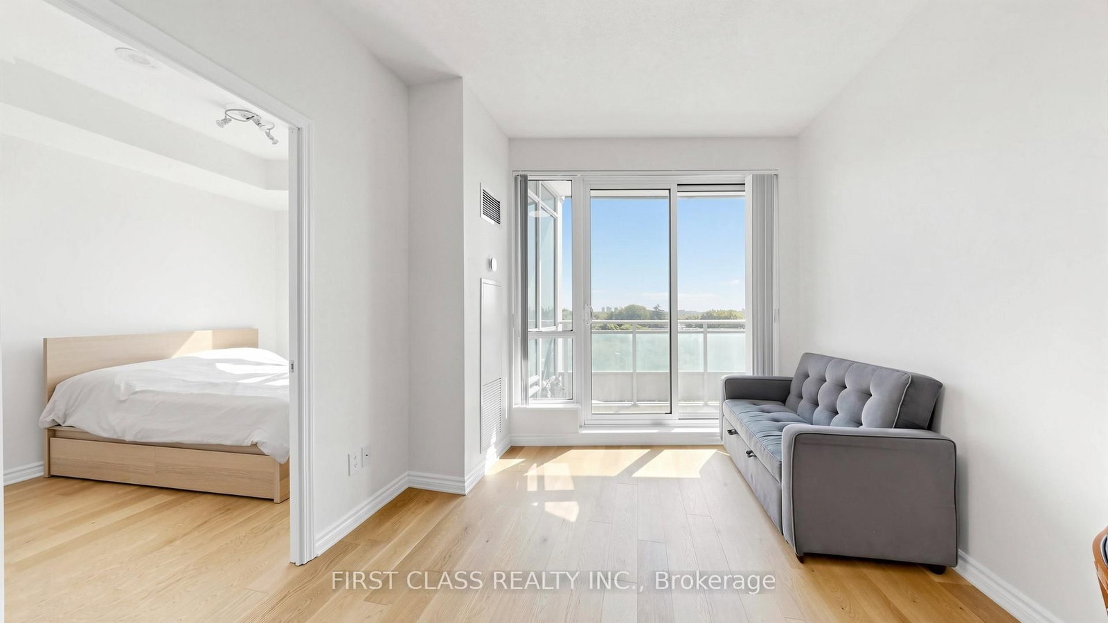 18 Holmes Avenue • #612 • Toronto, ON photo 9