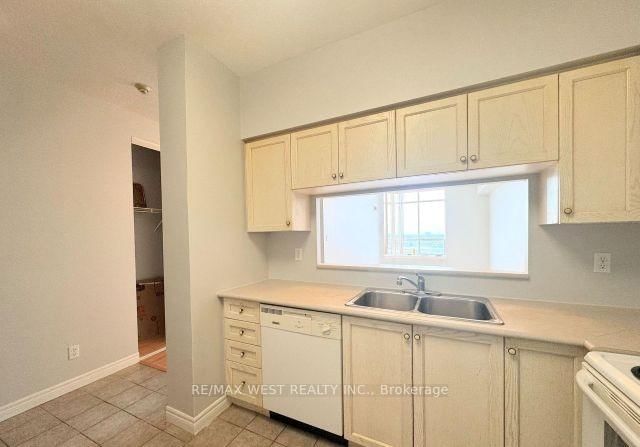 1700 Eglinton Avenue • #PH7 • Toronto, ON photo 6