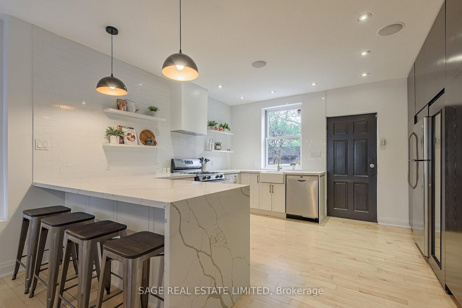86 Dupont Street • Toronto, ON photo 10
